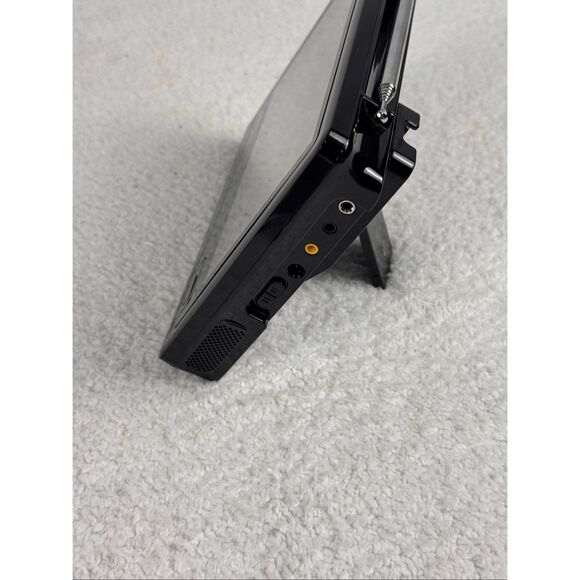 Eviant T7 7" Portable LCD Digital TV AC Adaptor Remote - Picture 10 of 16